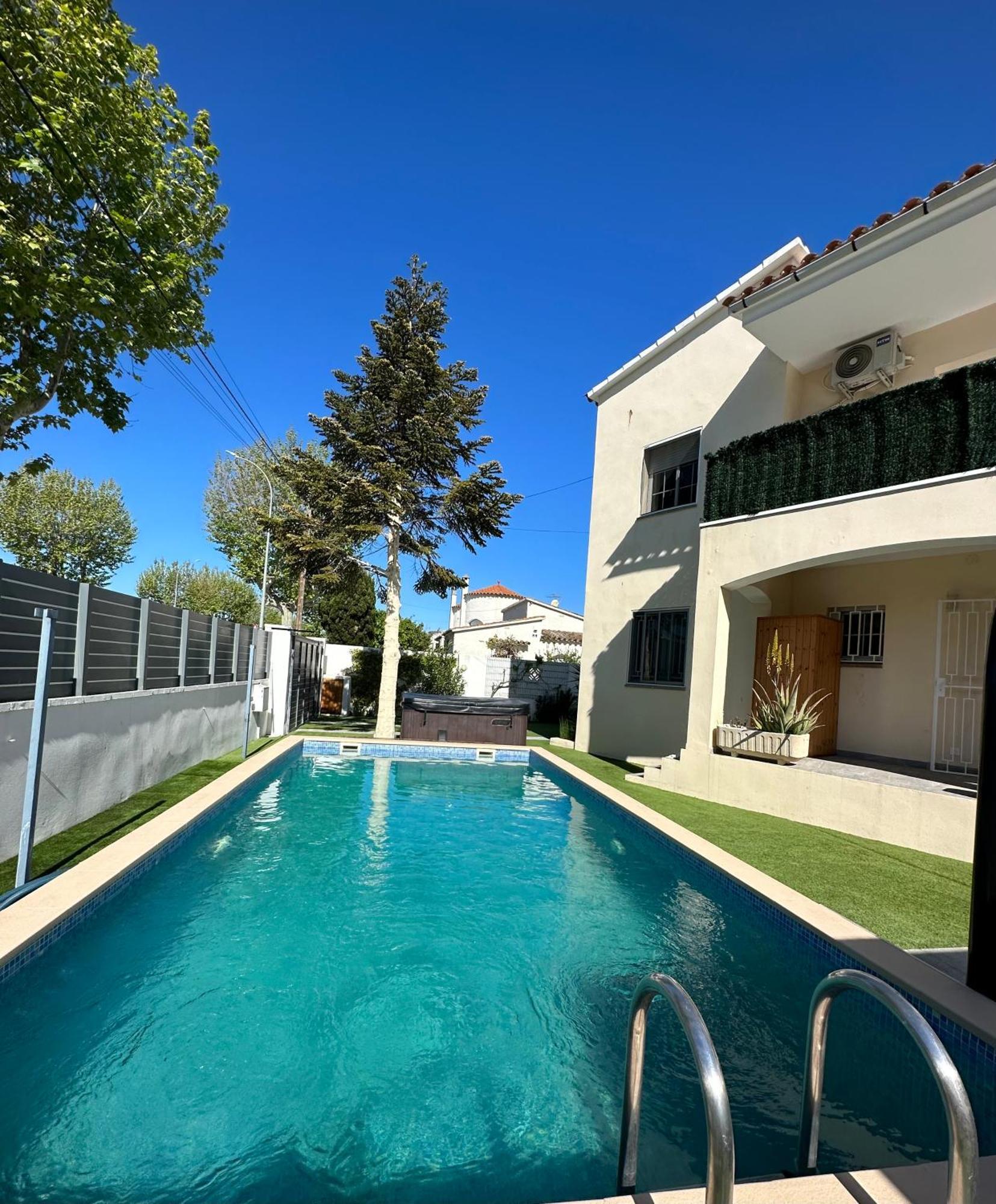 Requesens Playa Apartment Empuriabrava Exterior photo